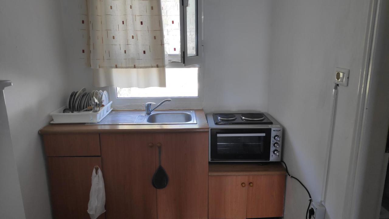Filikur Hostel Himarë Eksteriør billede